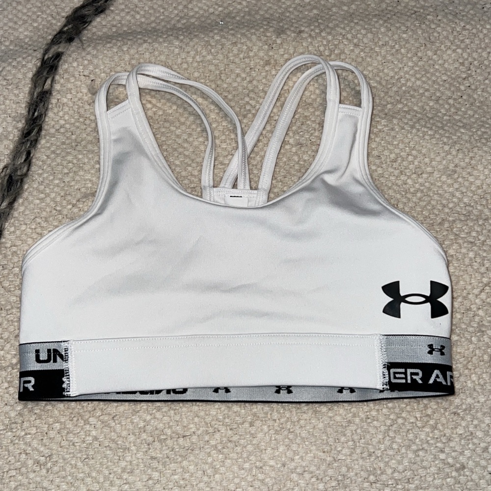 NWOT under armour UA Girls Heatgear sports bra size youth small white